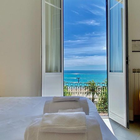 Hotel Alba Chiara Finale Ligure Kültér fotó