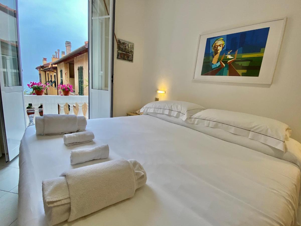 Hotel Alba Chiara Finale Ligure Kültér fotó
