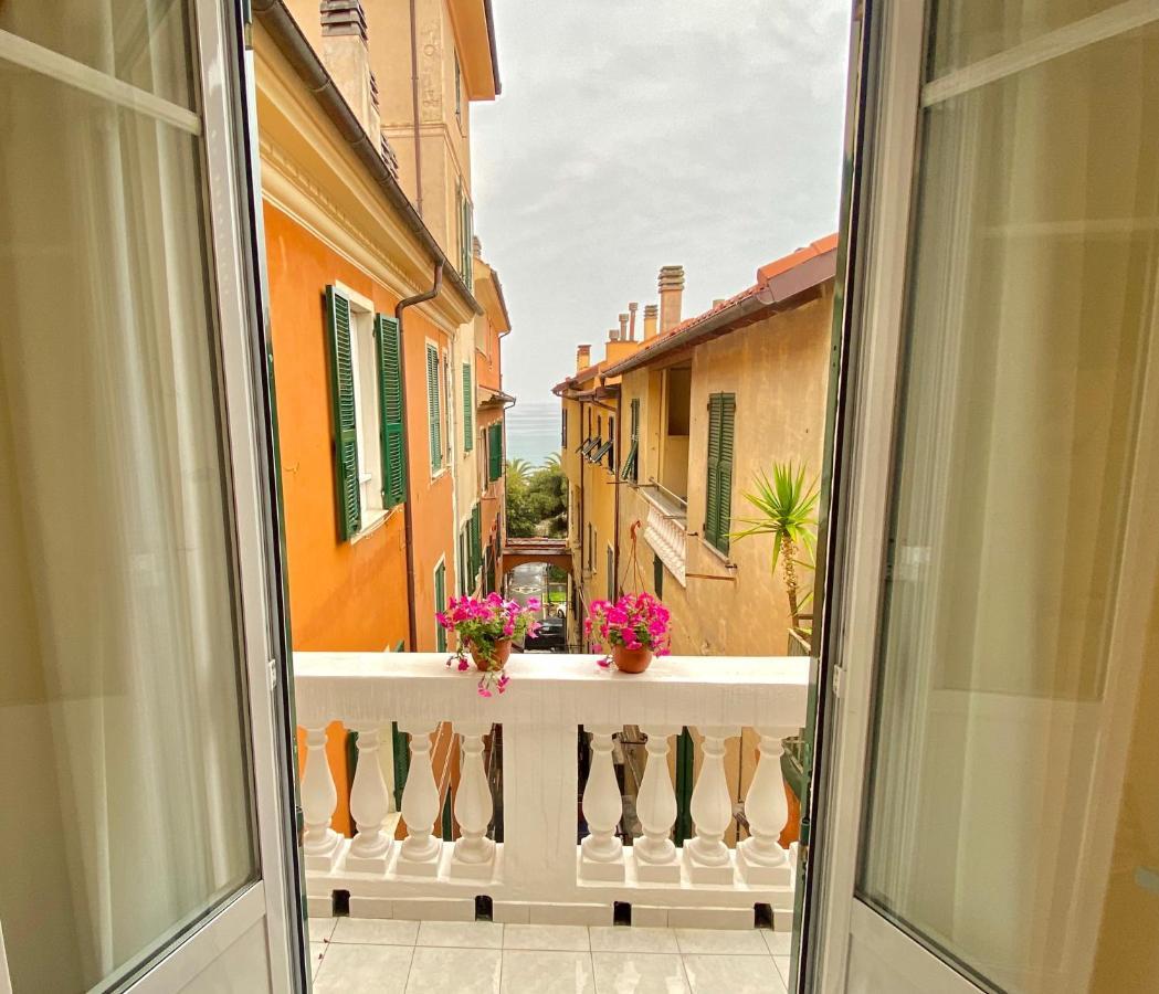Hotel Alba Chiara Finale Ligure Kültér fotó