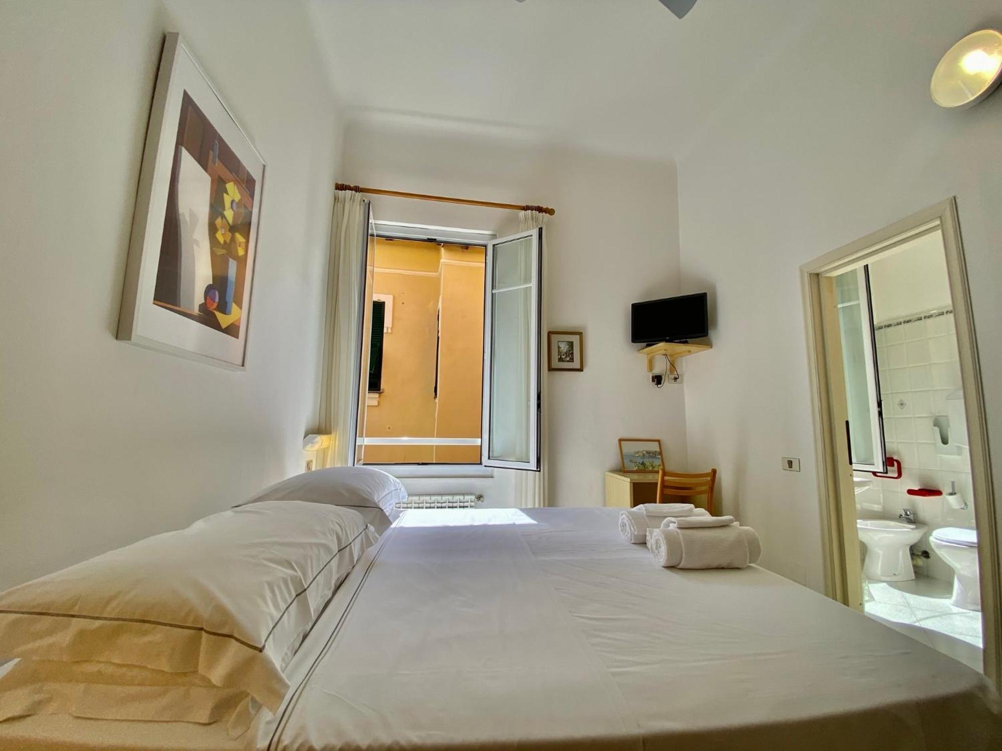 Hotel Alba Chiara Finale Ligure Kültér fotó